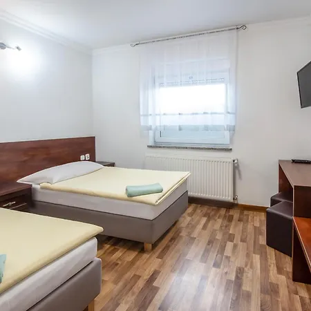 Europa Bed & Breakfast 3*